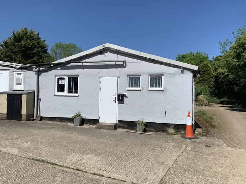 Rural Workshop Office Unit with Three-Phase Power and Parking