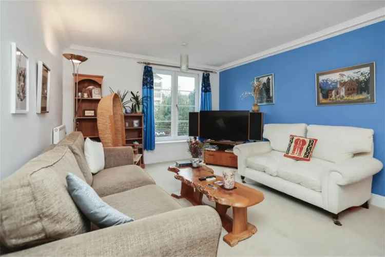 2 Bed Flat - First Floor with 1 Reception Room