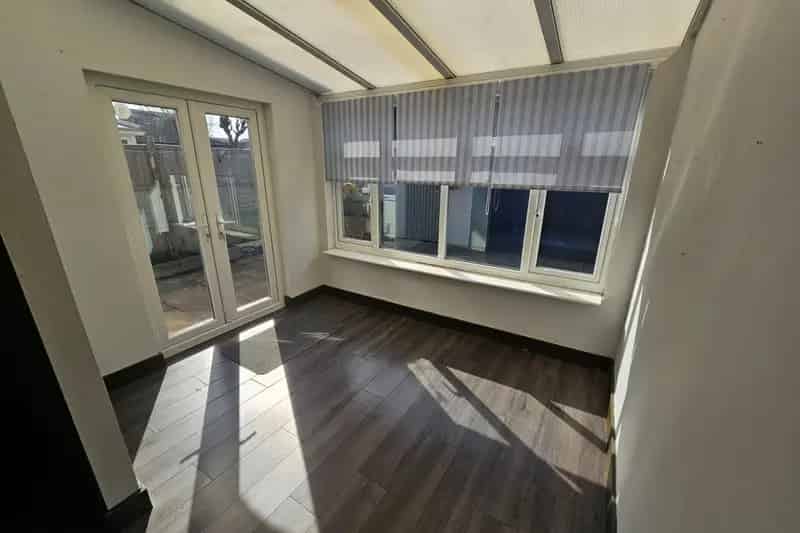 3 Bed House Near Mainline Station Schools and Parks
