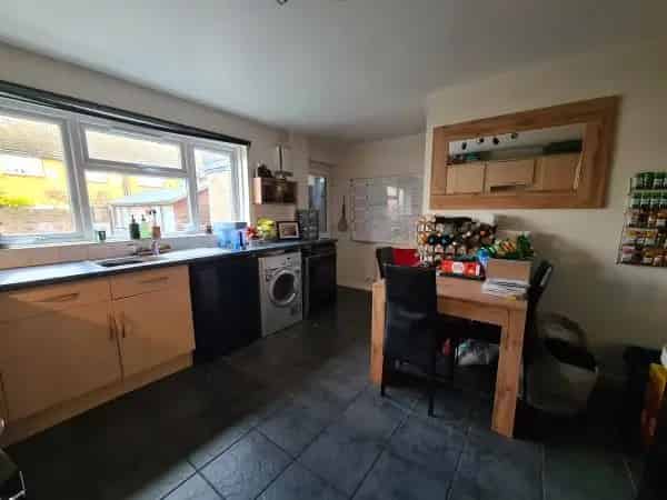 3 Bed House Wanted Near Motorways - Large Garden & Parking