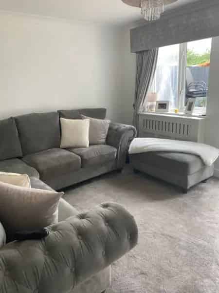 3 Bed Semi Detached House Near Schools and Transport