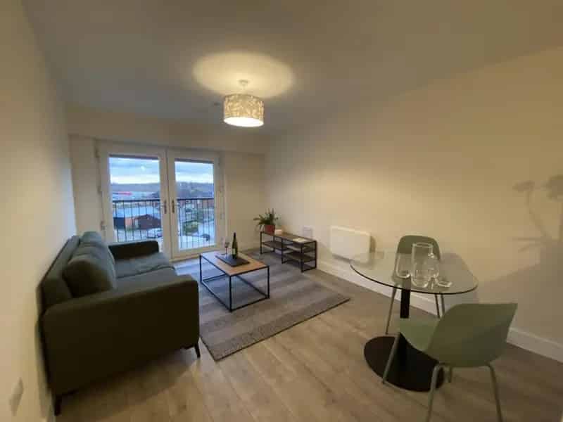 Two Bedroom Apartment Near Corby Train Station