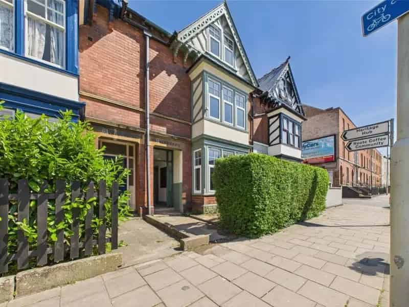 6 Bedroom House to Rent