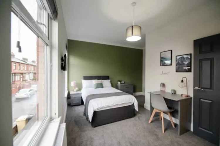 1 Bedroom House Share Near Town Centre - En-Suite Rooms Available