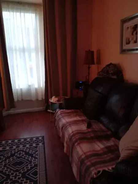 2 Double Bed Terrace House Near Victoria Park