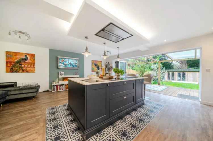 3 Bedroom Detached House for Sale in Basingstoke