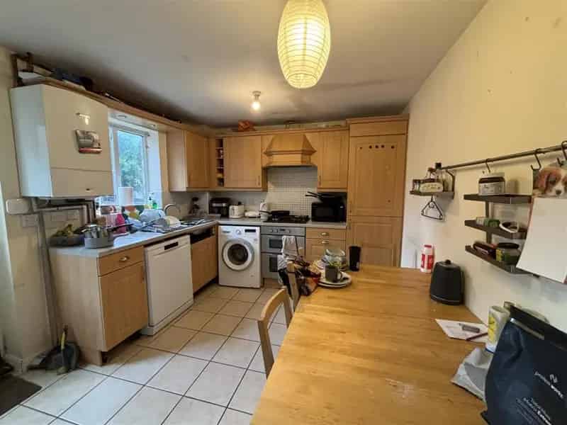 4 Bedroom House Rowling Gate Horfield