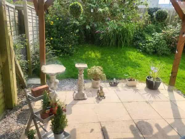 3 Bed Semi Detached House Near Schools and Amenities