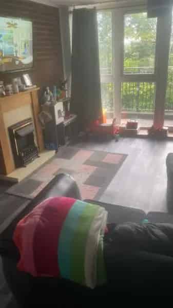 Large 2-Bedroom Apartment Tettenhall Wood Near Amenities