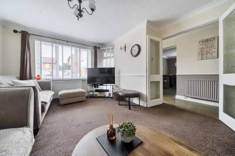 5 Bedroom Detached House to Rent in Portsmouth