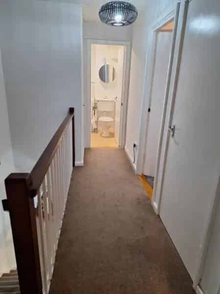 3 Bedroom Maisonette with 2 Double Rooms Balcony and Large Kitchen