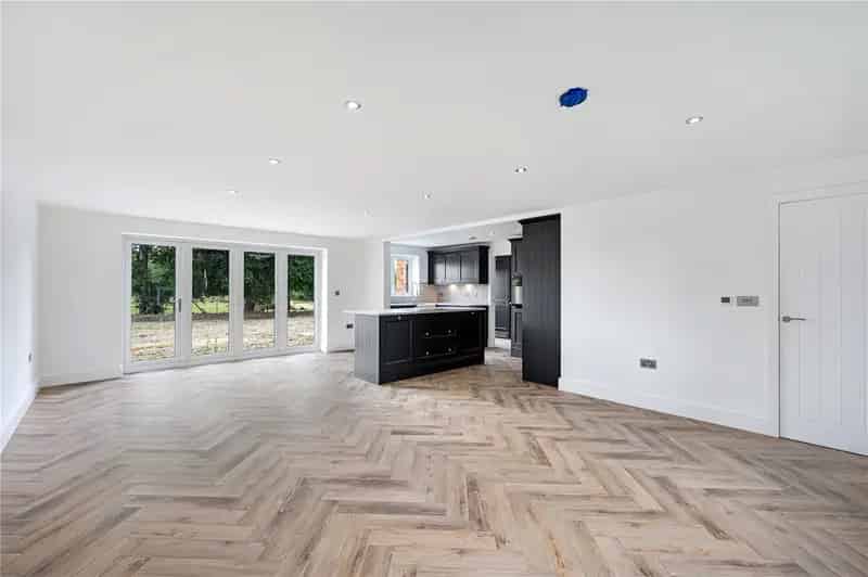 House For Sale , 561, Aberford Road, Wakefield, England