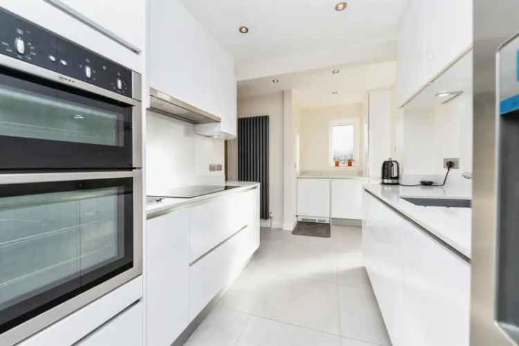 4 Bed House Bahram Road Large Driveway Double Garage New Kitchen