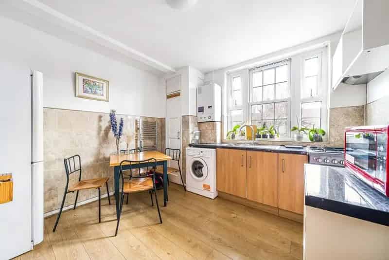 2-Bedroom Apartment London Skyline Views Kennington Tube