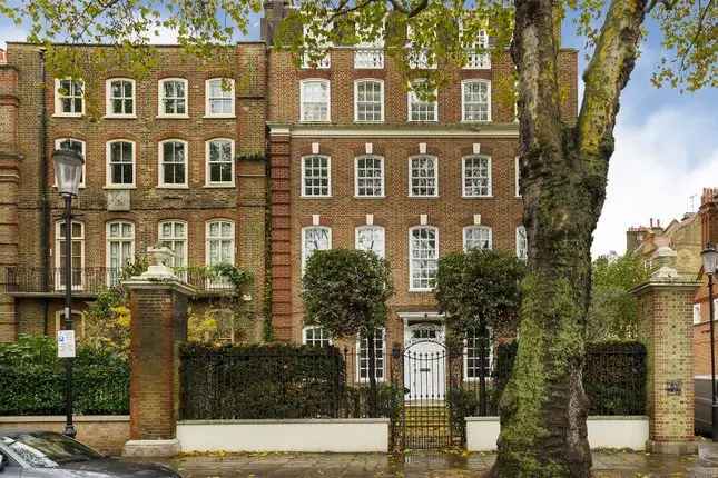 Maisonette to rent in Cheyne Walk, Chelsea, London SW3