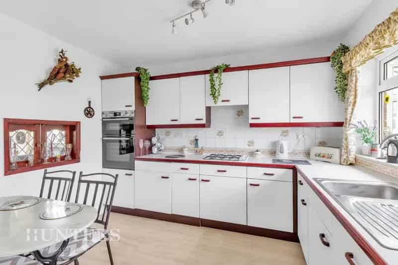 3 Bedroom Detached House For Sale in Oldham