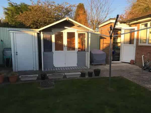 2-Bed Bungalow Near Town Centre