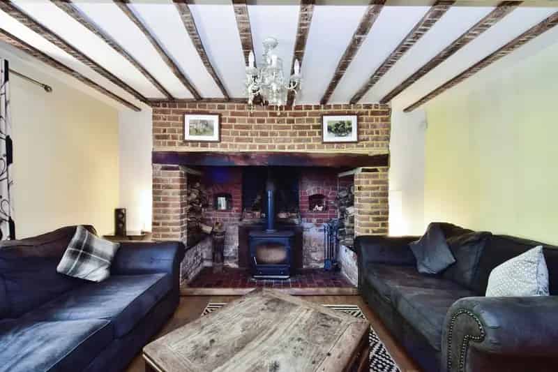 Impressive 4-Bedroom House with Barn Conversion Potential