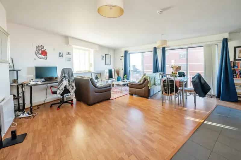 Spacious City Centre Apartment with Balcony and Extended Lease
