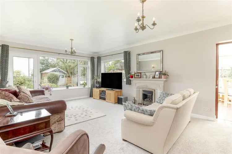 5 Bedroom Detached House to Rent Near Village School