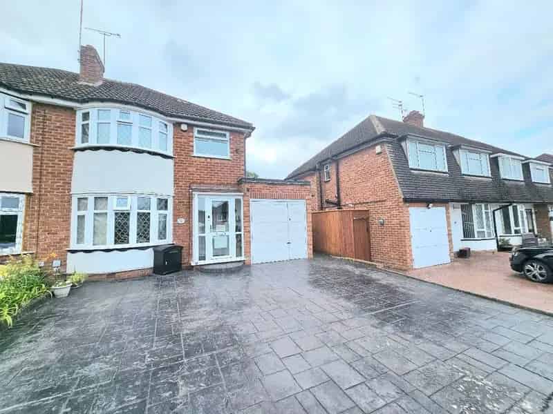 3 Bedroom Semi-Detached House for Sale Great Barr