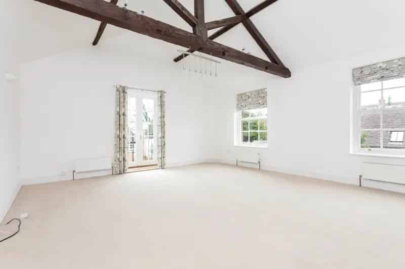 2 Bedroom Apartment Odiham Village Ensuite Parking