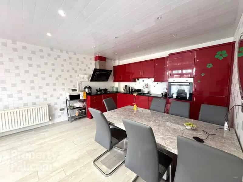 Modern 4-Bed Detached Family Home with 2 En-Suites