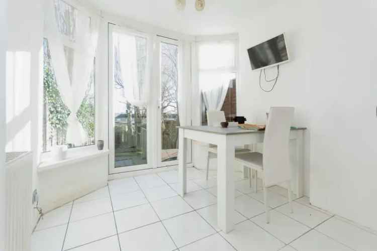 Two Bedroom Terrace House Near Birmingham University