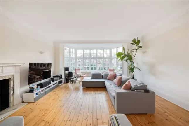 Hampstead Arts & Crafts House - 5574 Sq Ft Detached Home For Sale