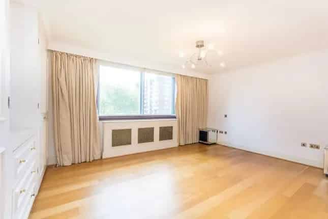 Flat for sale in The Quadrangle, Hyde Park Estate, London W2