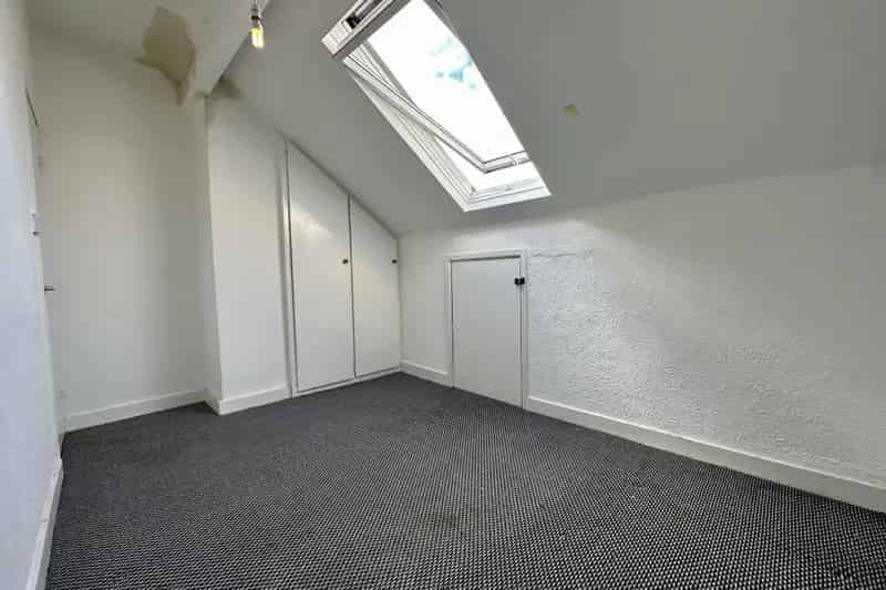 Four Bedroom House in LS9 Near York Road