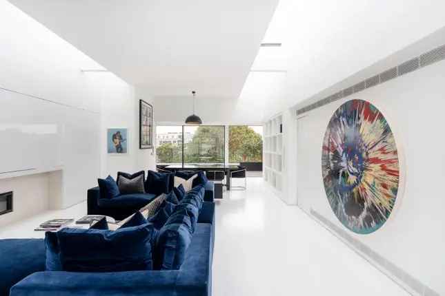 Flat for sale in Grafton Road, London NW5