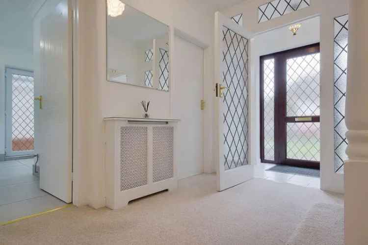5 Bedroom Detached House for Sale Near Beach