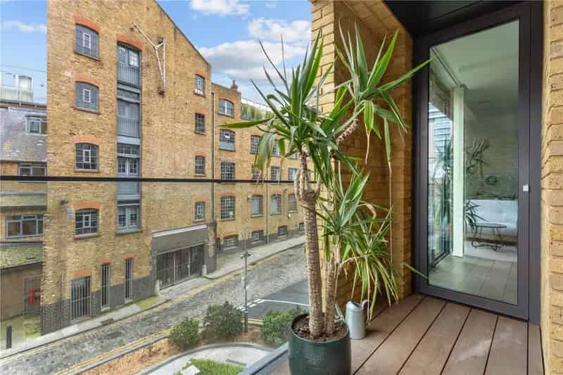 2 Bedroom Apartment in London Goodman's Fields