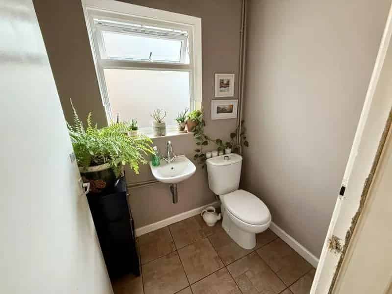 4 Bedroom End of Terrace House for Sale