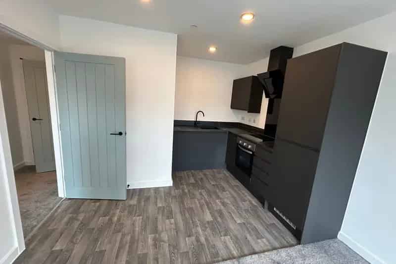 Luxury Chesterfield Apartment Zero Deposit Option Available