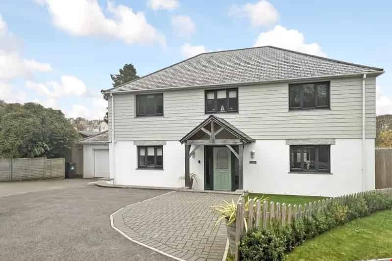 5 Bedroom Detached House for Sale Coastal Setting Private Beach