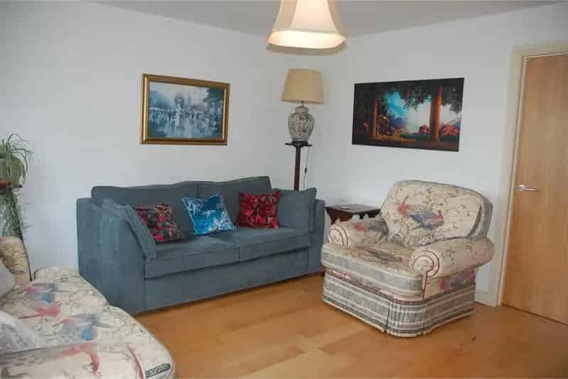 2 Bed Semi-Detached House in St John's Town of Dalry