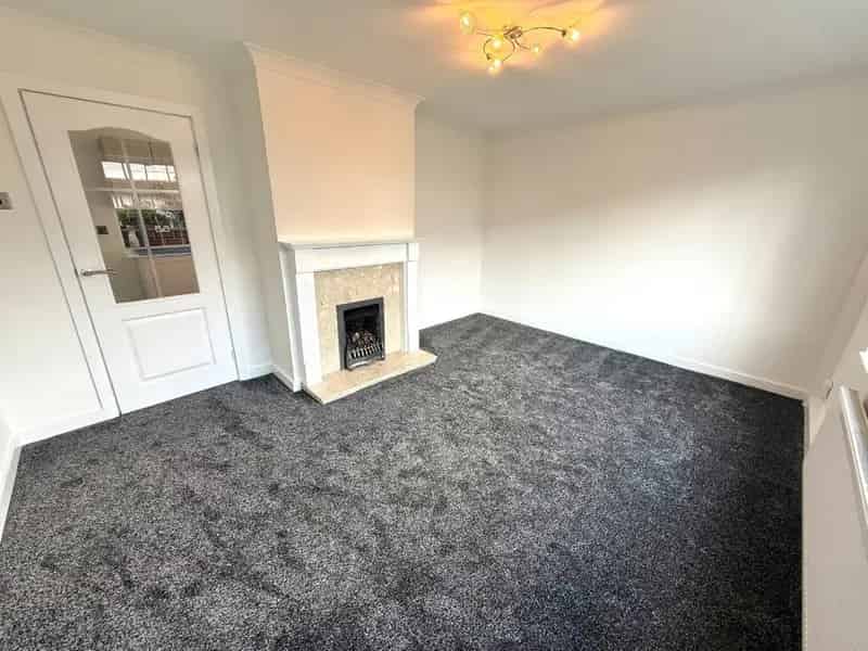 2 Bedroom House To Let Large Gardens Off Road Parking Pets Considered