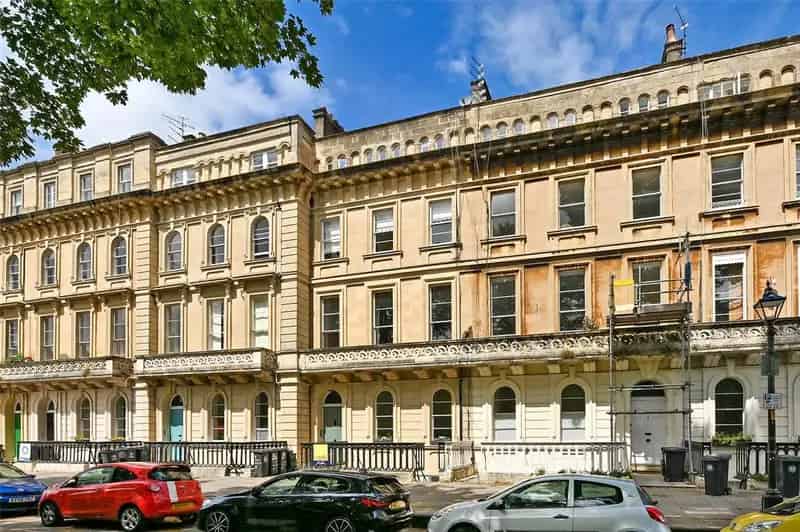 2 Bedroom Apartment to Rent in Clifton