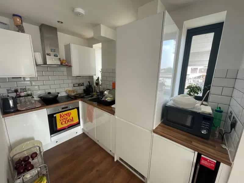 Executive Apartments in Carlton Nottingham Integrated Appliances and TVs