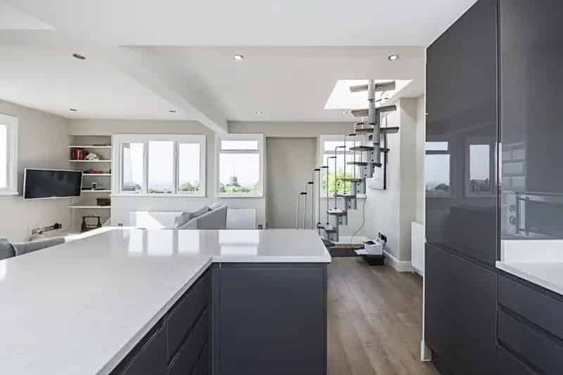 2 Bedroom Apartment Hampstead Village - 6 Month Let
