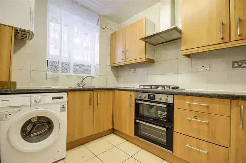2 Bedroom Apartment House to Rent Near Clapton Station