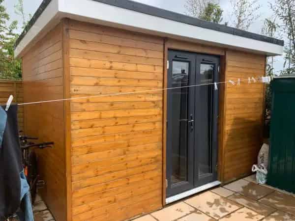 3 Bedroom Property with Potential 4th Bedroom Outhouse