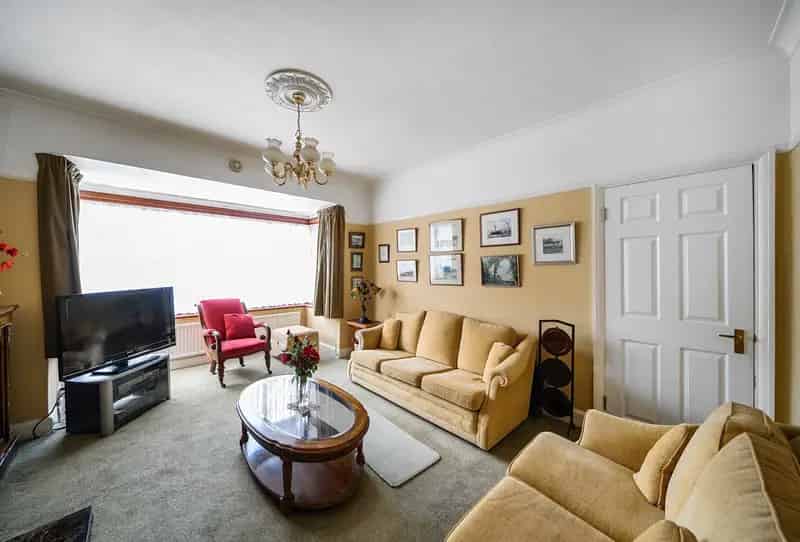 3 Bedroom House for Sale Near Wallington High Street