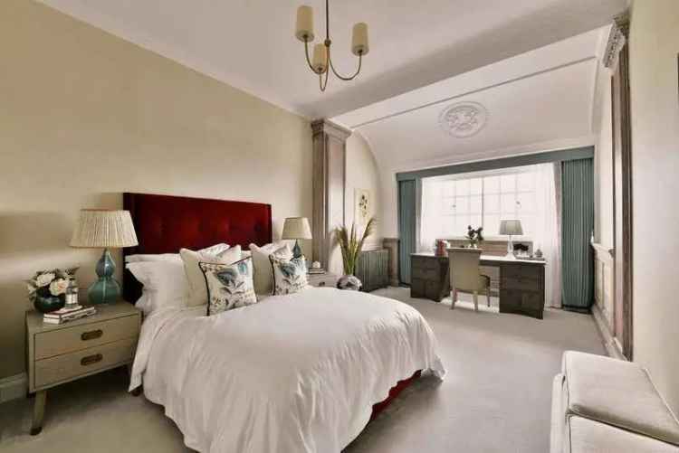 5 Bed House for Sale in Westminster