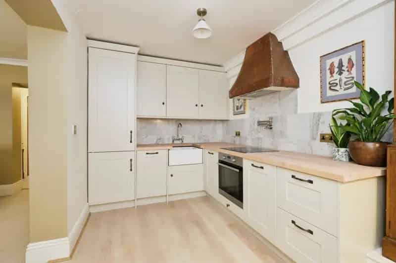 3-Bed Ground Floor Apartment Upperton Eastbourne