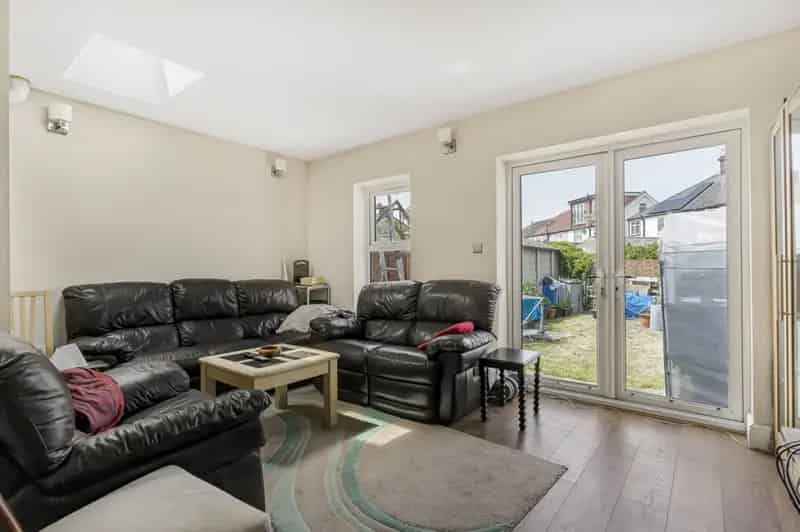 4 Bedroom 1930s House Extended Family Home West Facing Garden