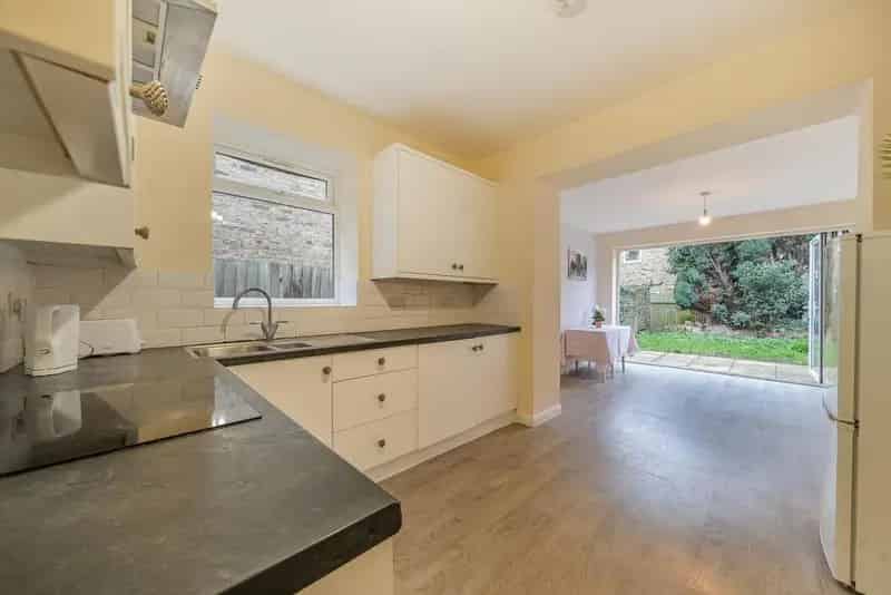 Converted Flat near Brockley Station with Private Garden