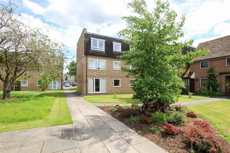 2 Bedroom Apartment to Rent South City